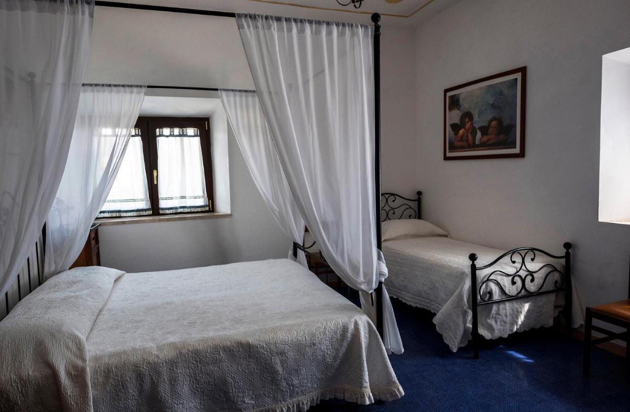 One-Bedroom Apartment,758655550:JPEG